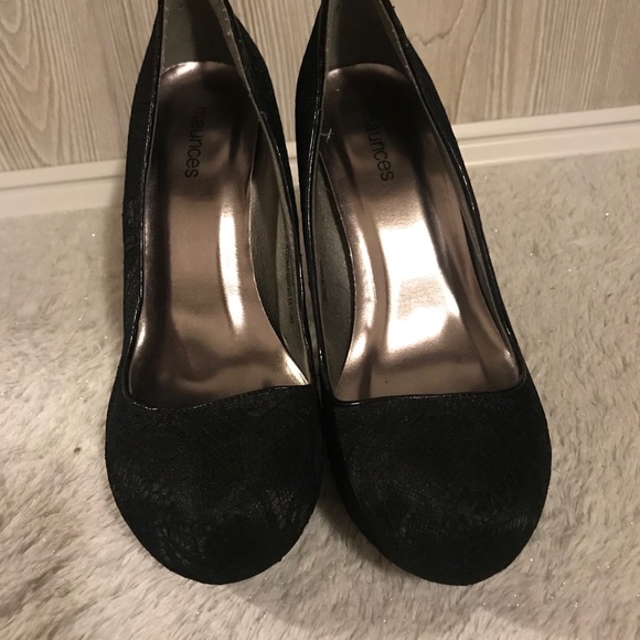 Heels - Picture 2 of 3